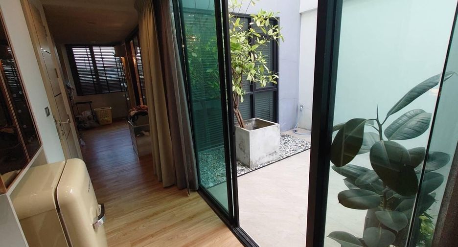 For sale 3 bedrooms townhouse in Lat Phrao, Bangkok