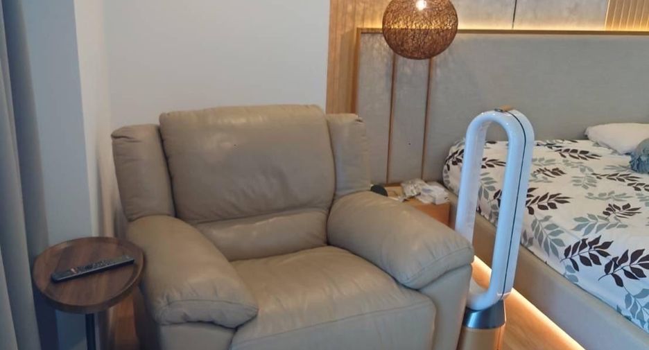 For sale 3 bedrooms townhouse in Lat Phrao, Bangkok
