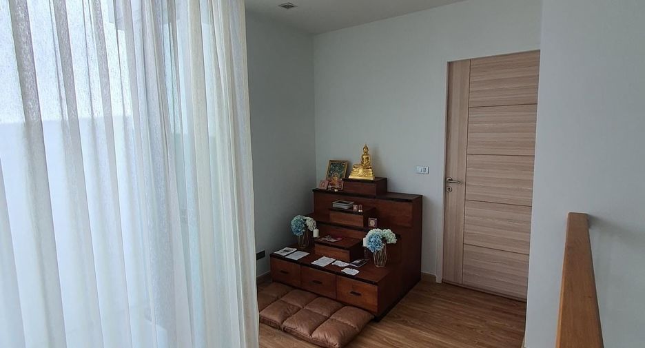 For sale 3 bedrooms townhouse in Lat Phrao, Bangkok