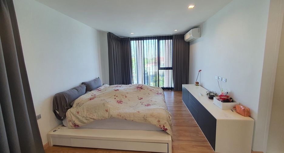 For sale 3 bedrooms townhouse in Lat Phrao, Bangkok