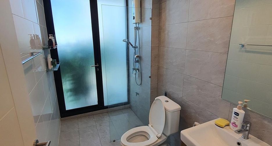 For sale 3 bedrooms townhouse in Lat Phrao, Bangkok