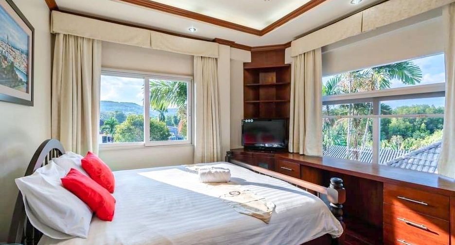 For rent 4 bedrooms villa in Mueang Phuket, Phuket