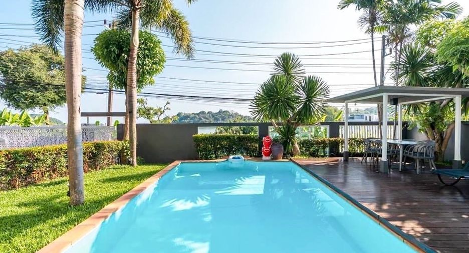 For rent 4 bedrooms villa in Mueang Phuket, Phuket