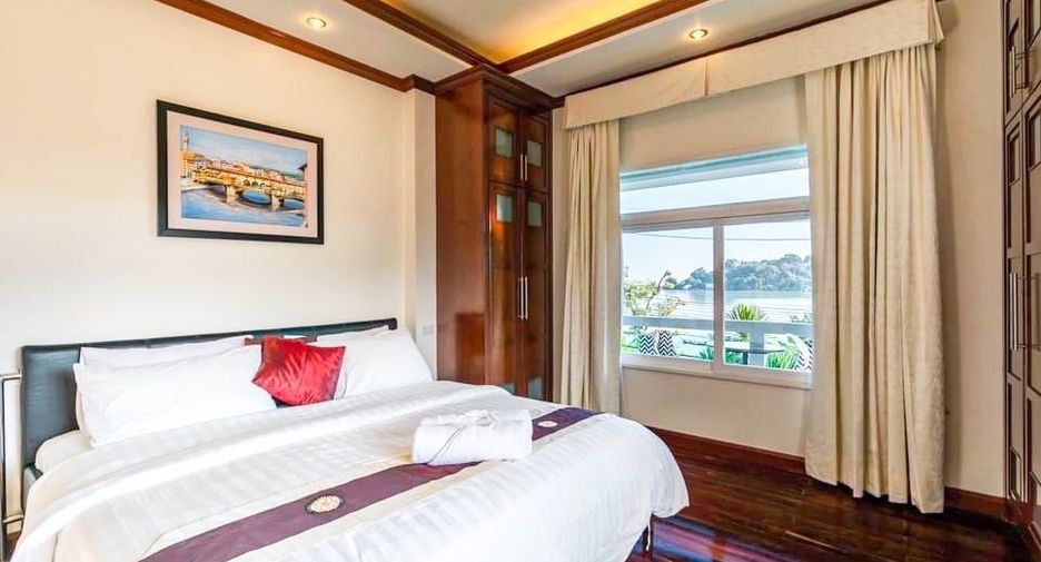 For rent 4 bedrooms villa in Mueang Phuket, Phuket