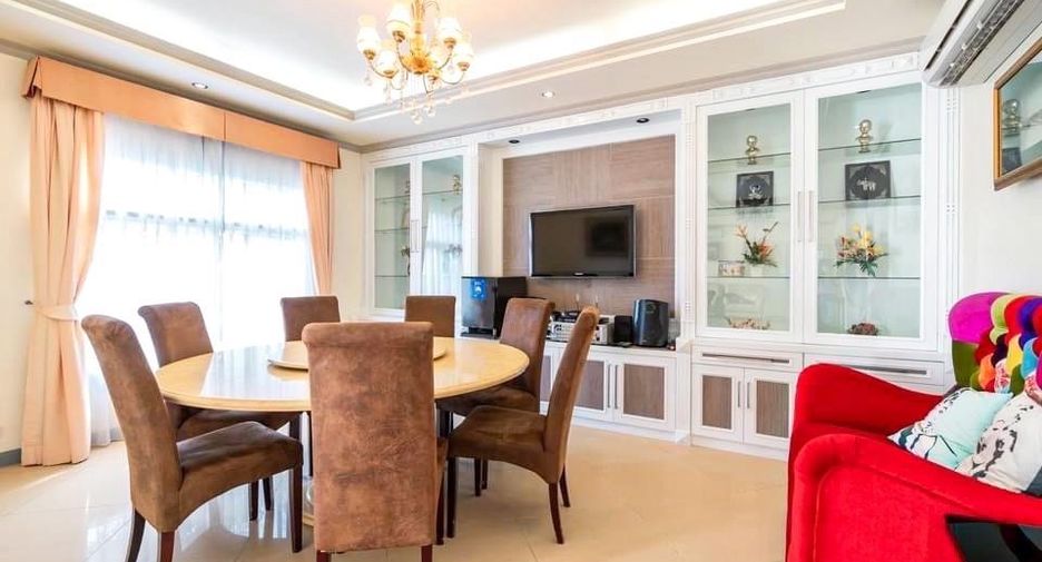 For rent 4 bedrooms villa in Mueang Phuket, Phuket