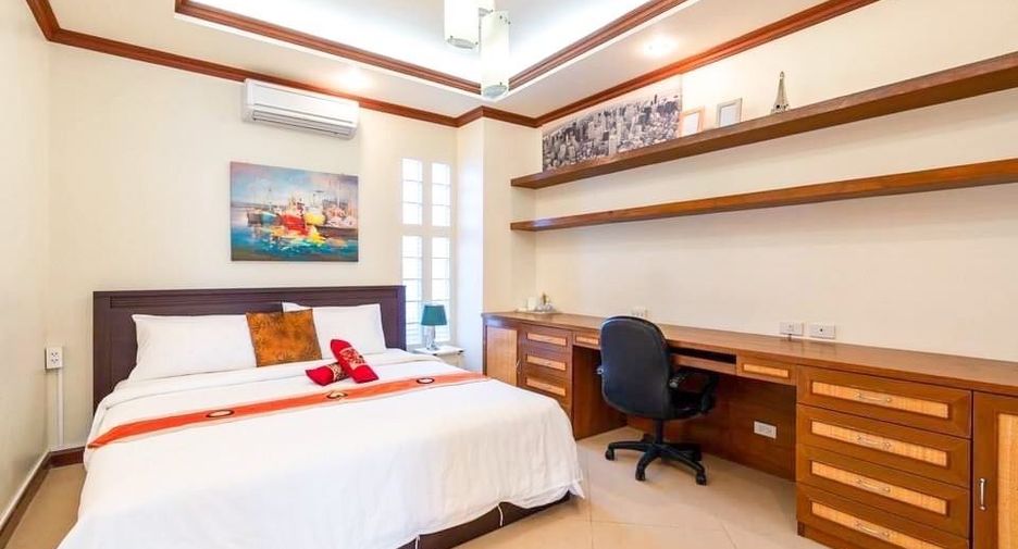 For rent 4 bedrooms villa in Mueang Phuket, Phuket