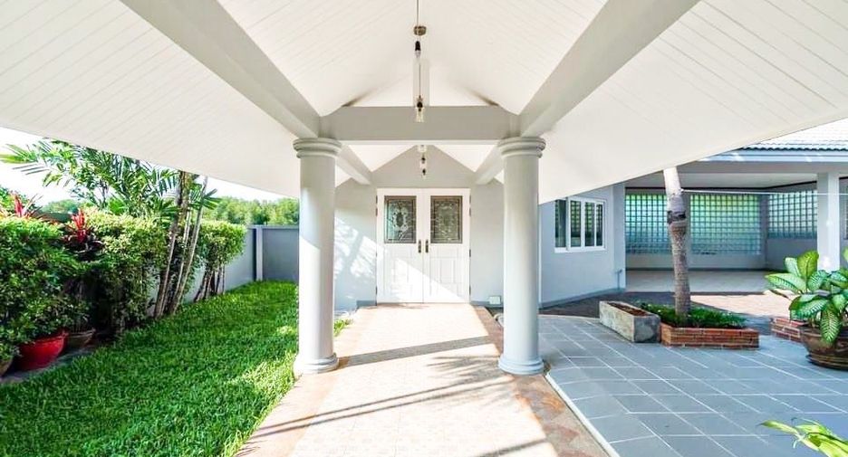 For rent 4 bedrooms villa in Mueang Phuket, Phuket