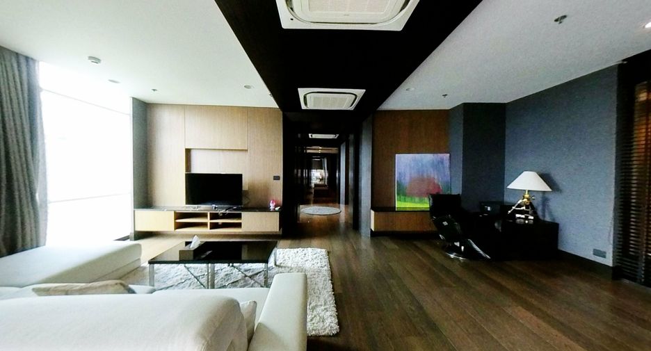 ให้เช่า 4 ห้องนอน คอนโด ใน วัฒนา, กรุงเทพฯ