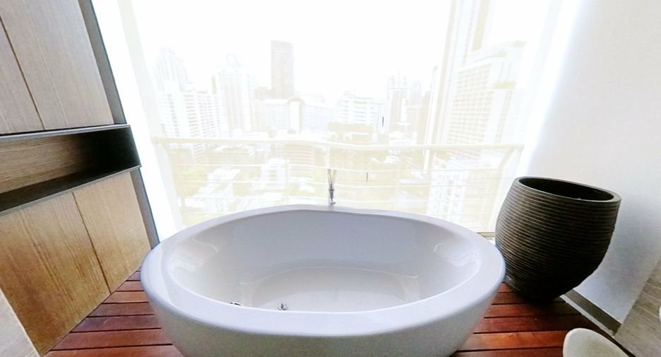 ให้เช่า 4 ห้องนอน คอนโด ใน วัฒนา, กรุงเทพฯ