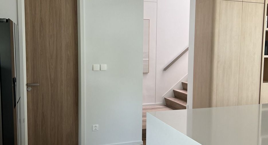 For rent 3 bedrooms house in Saphan Sung, Bangkok