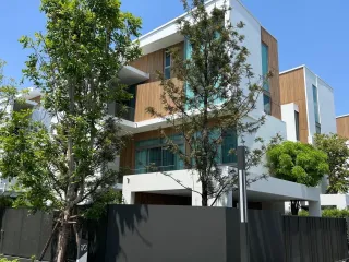 出租 3 卧室 独立屋 在 Saphan Sung, 曼谷