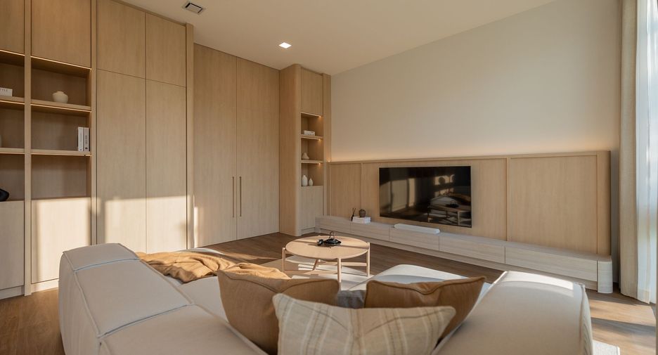 For rent 3 bedrooms house in Saphan Sung, Bangkok