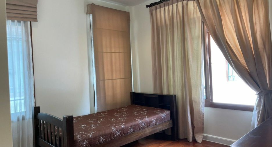 For rent 5 bedrooms house in Suan Luang, Bangkok