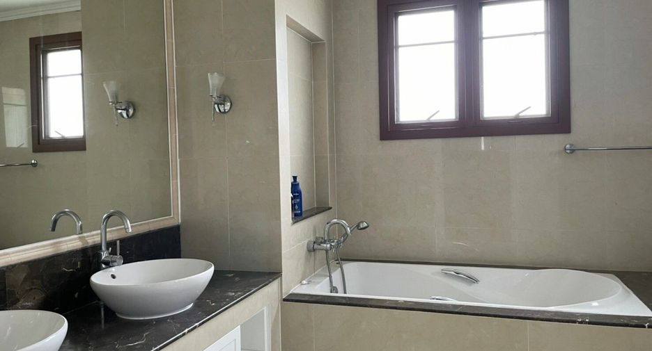 For rent 5 bedrooms house in Suan Luang, Bangkok