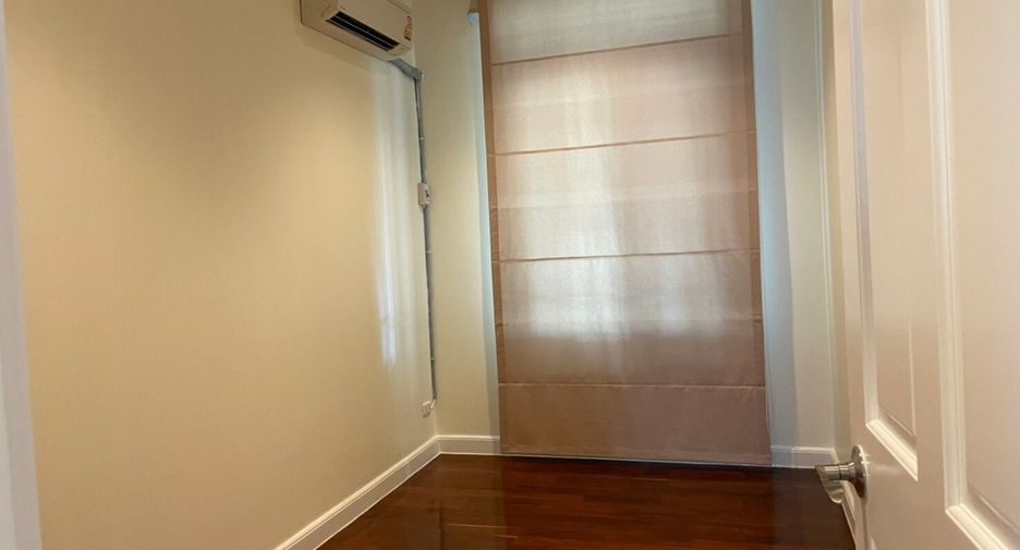For rent 5 bedrooms house in Suan Luang, Bangkok