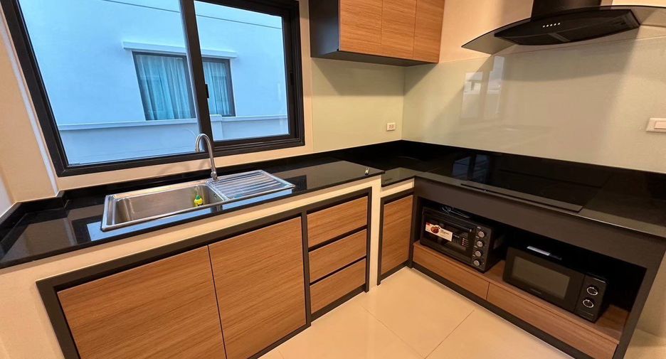 Casa en alquiler de 3 habitaciones en Bang Phli, Samut Prakan