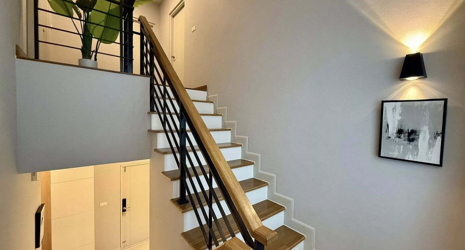 Casa en alquiler de 3 habitaciones en Bang Phli, Samut Prakan