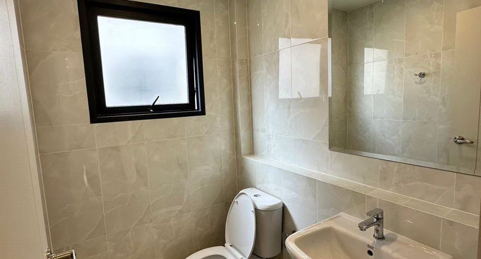 Casa en alquiler de 3 habitaciones en Bang Phli, Samut Prakan
