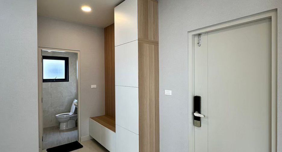 Casa en alquiler de 3 habitaciones en Bang Phli, Samut Prakan