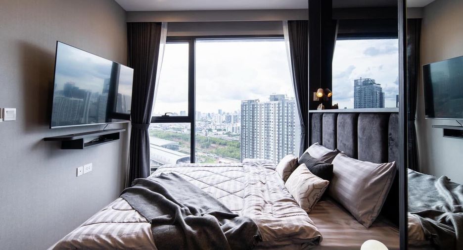 For rent 2 bedrooms condo in Watthana, Bangkok
