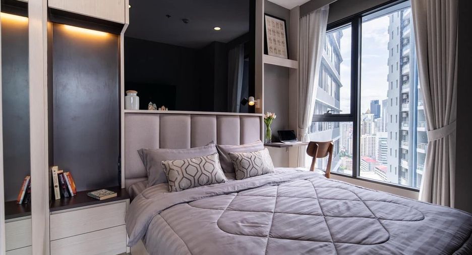 For rent 2 bedrooms condo in Watthana, Bangkok