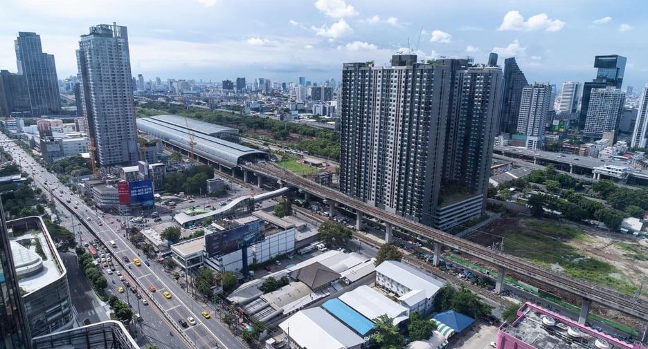 For rent 2 bedrooms condo in Watthana, Bangkok