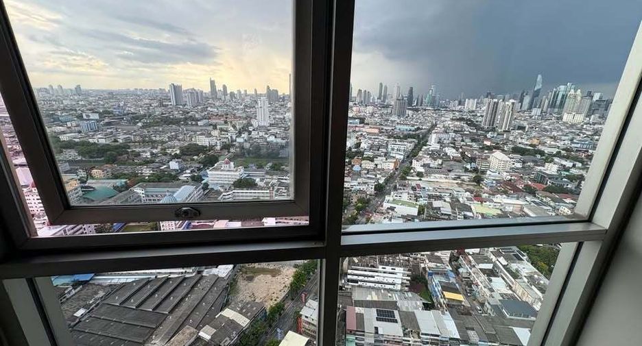 For sale 1 bed condo in Yan Nawa, Bangkok