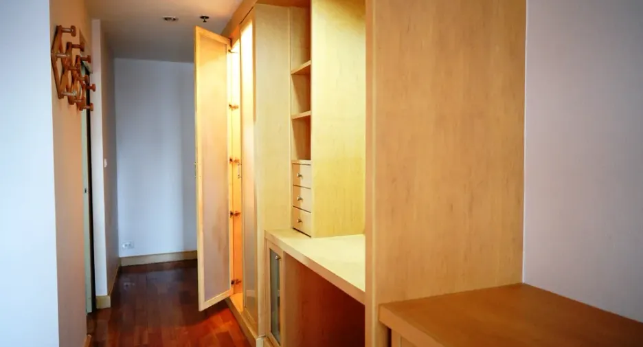 For rent 1 bed condo in Pathum Wan, Bangkok