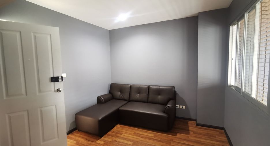 For sale 1 bed condo in Bang Kapi, Bangkok