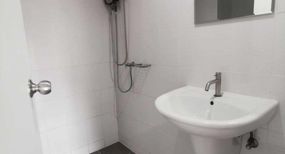For sale 1 bed condo in Bang Kapi, Bangkok