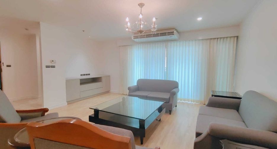 For rent 3 bedrooms condo in Khlong Toei, Bangkok