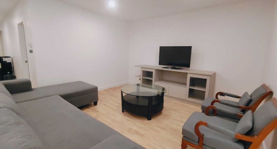 For rent 3 bedrooms condo in Khlong Toei, Bangkok