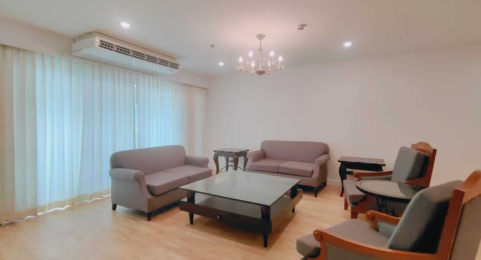 For rent 3 bedrooms condo in Khlong Toei, Bangkok