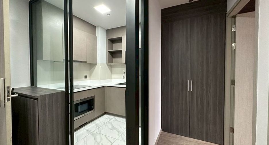 For sale 2 bedrooms condo in Watthana, Bangkok