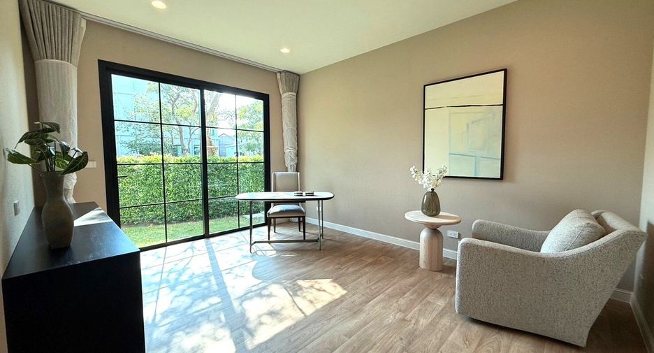 For rent 5 bedrooms house in Saphan Sung, Bangkok