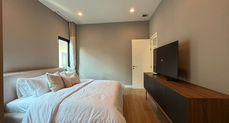 For rent 5 bedrooms house in Saphan Sung, Bangkok