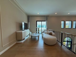 Haus zur Miete mit 5 Zimmer in Saphan Sung, Bangkok
