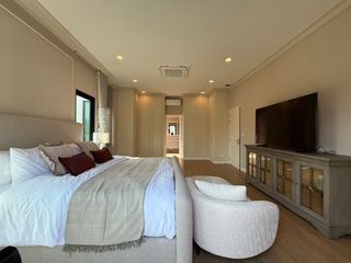 Haus zur Miete mit 5 Zimmer in Saphan Sung, Bangkok