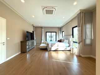 Haus zur Miete mit 5 Zimmer in Saphan Sung, Bangkok