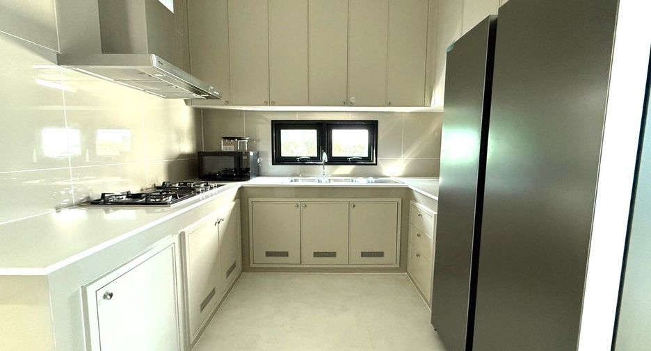 For rent 5 bedrooms house in Saphan Sung, Bangkok