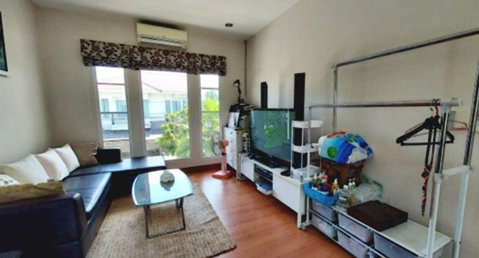 For sale 4 bedrooms house in Prawet, Bangkok