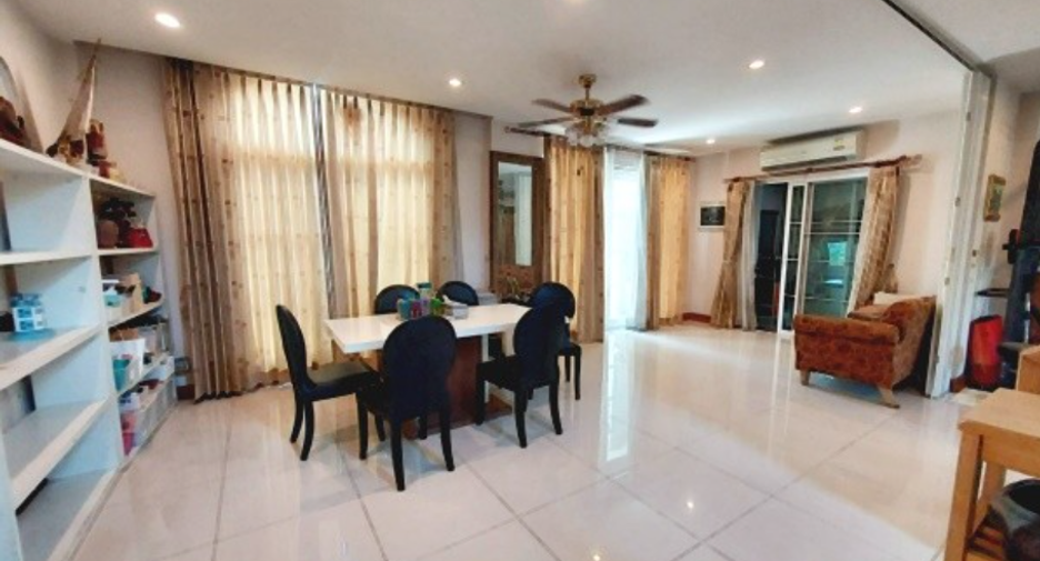 For sale 4 bedrooms house in Prawet, Bangkok