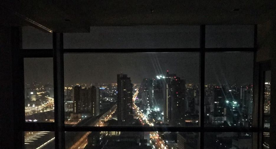 For rent 2 bedrooms condo in Watthana, Bangkok