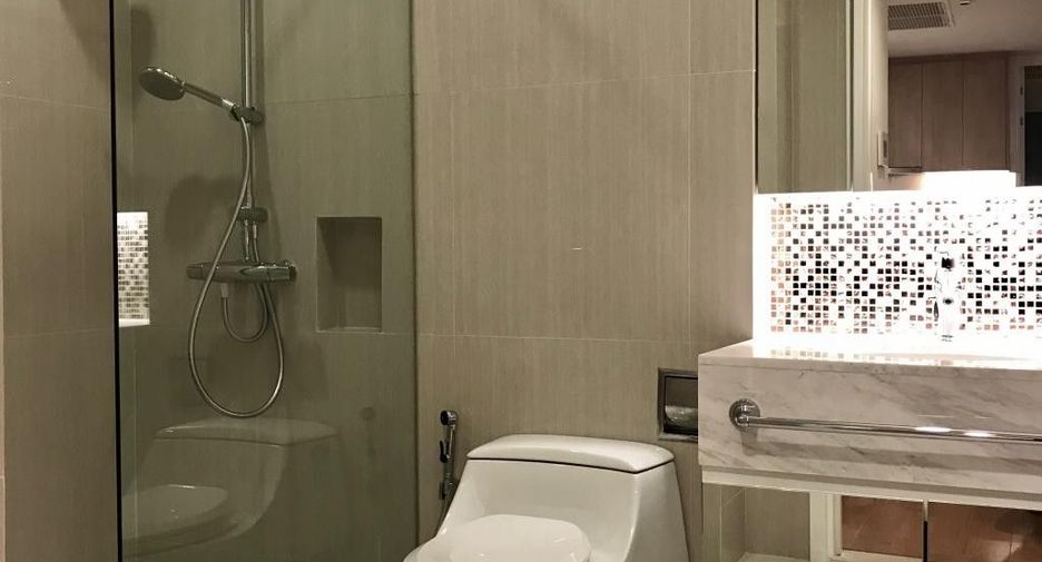 For rent 2 bedrooms condo in Watthana, Bangkok