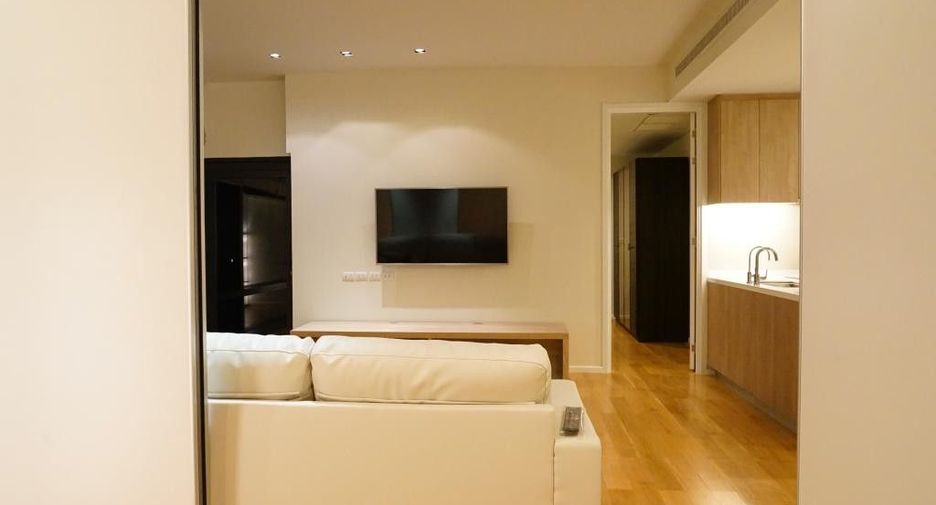 For rent 2 bedrooms condo in Watthana, Bangkok