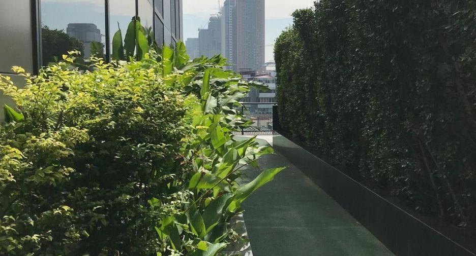 For rent 2 bedrooms condo in Watthana, Bangkok