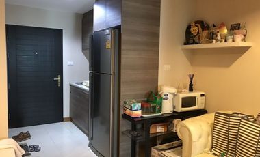 À vendre 2 chambres condo à Huai Khwang, Bangkok