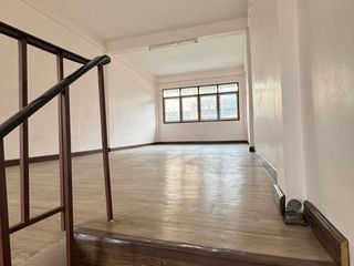 For rent 3 bedrooms townhouse in Yan Nawa, Bangkok