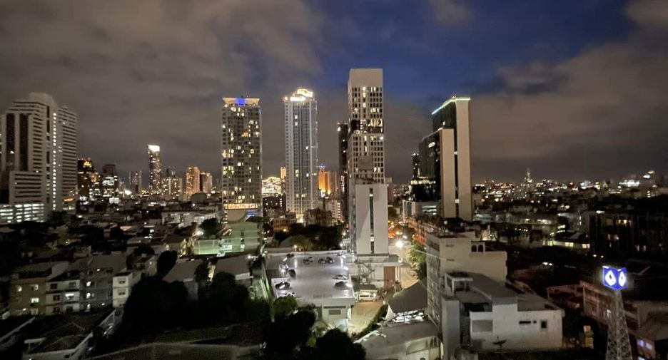 For rent studio condo in Bang Rak, Bangkok