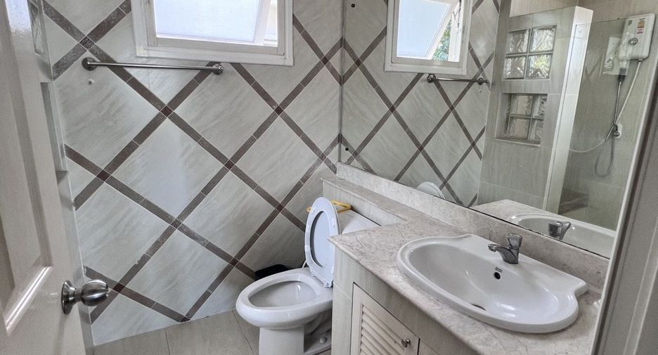 For rent 3 bedrooms house in Mueang Samut Prakan, Samut Prakan